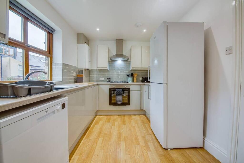 Brighton Terrace - Elegant 4 Bed Villa Walkley Exterior photo